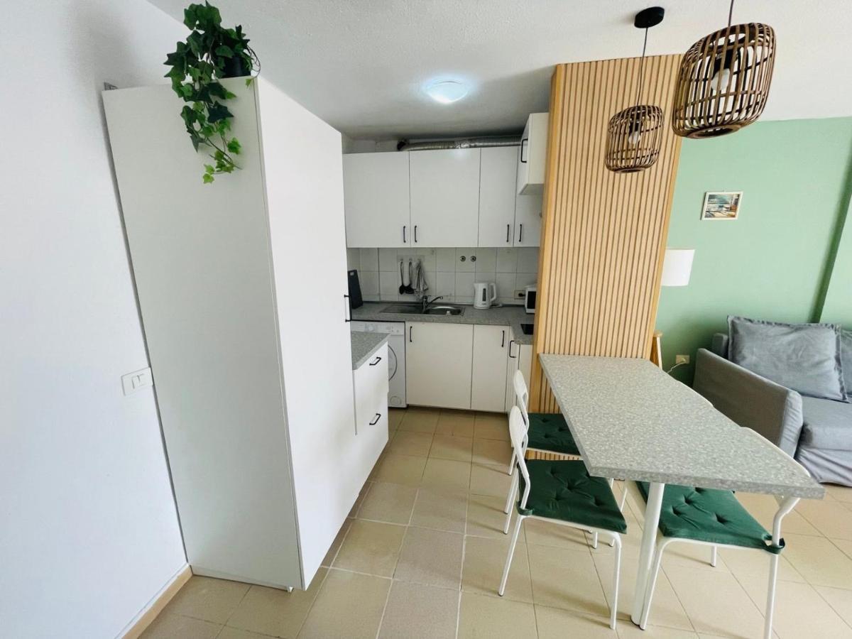 Alondras Park Mialsoma Apartment Arona  Exterior foto